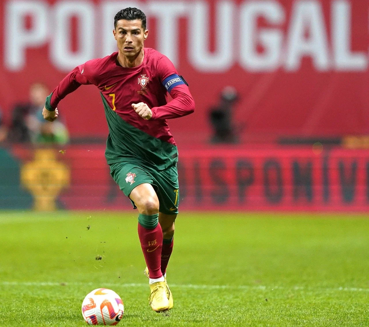 Cristiano Ronaldo’nun Sıradışı Hayatı 1 g361745710182da08fb1b4df1e666ce43e3128b6b9fb0718547a00c6c5d6b60fb03f664d2c6cdc39ad5c6b3b0e225778a99f4c72f5c5129424e819726b55a5b3d 1280 7Z1hot.tmp